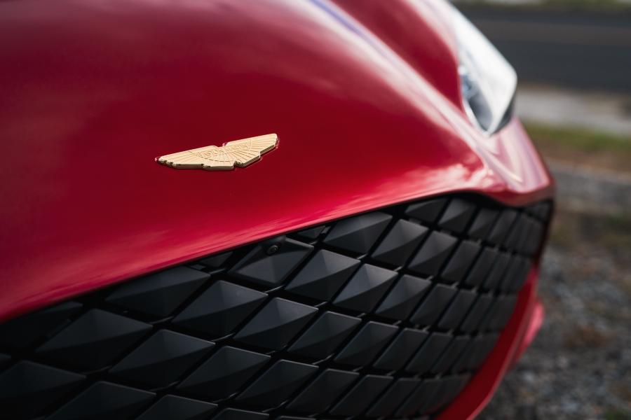 Детали экстерьера Aston Martin DBS GT Zagato 2019 года  (фото 7 из 24)